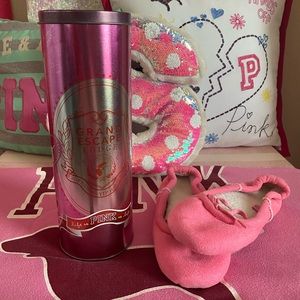 VS PINK Grand Escape tin with original slippers